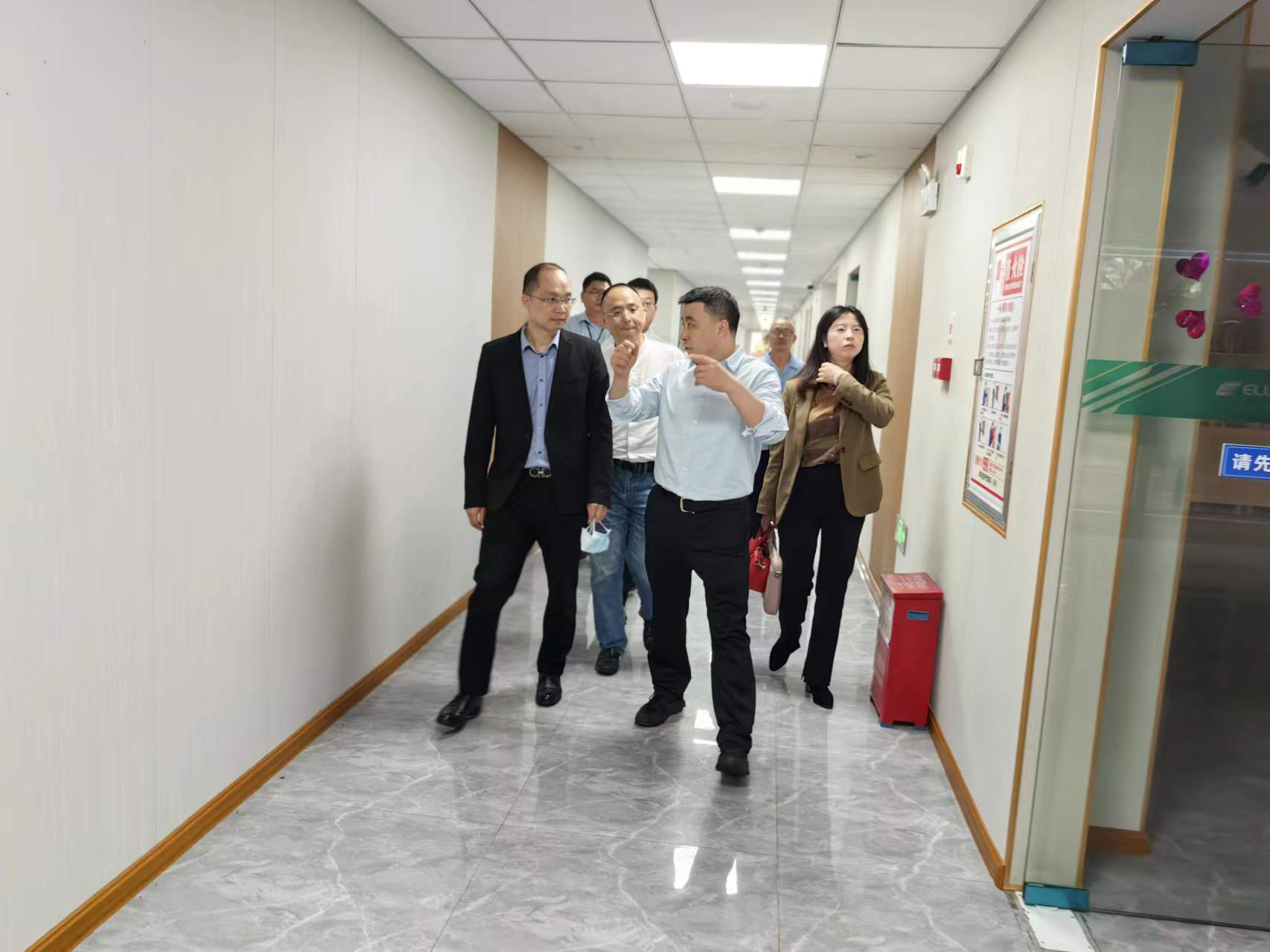 节后慰问暖人心 | 九洲集团党委书记、董事长杨保平一行慰问2138cn太阳集团古天乐电子全体员工 